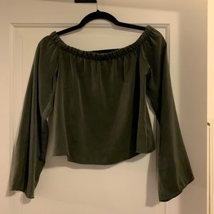 ✨ MENDOCINO Off the shoulder blouse EUC ✨